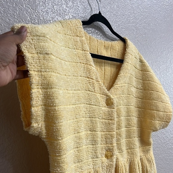 Yellow V-Neck Short Sleeve Robe - Picture 6 of 9